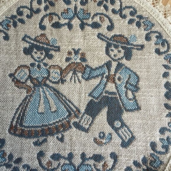 Vintage Haller Textilewerke Halltex Folk Art Lace Placemat 13" Round Couple - Picture 3 of 6